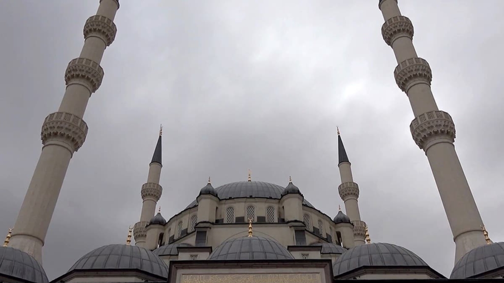 Diyanet İşleri Başkanlığı Gıyabi Cuma Namazı Kılınacağını Açıkladı