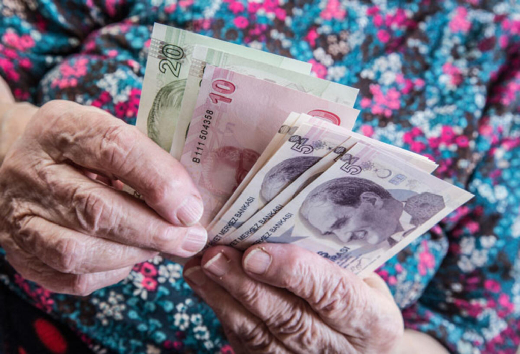 65 Yaş Aylığına Yeni Yılda Zam Gelecek